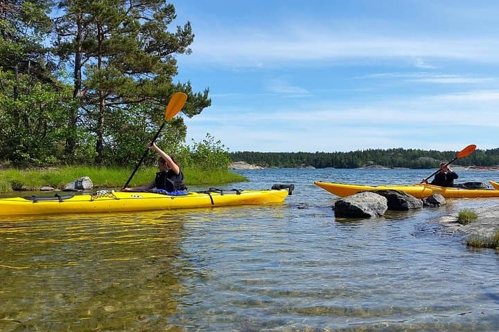 Paddle through shallows