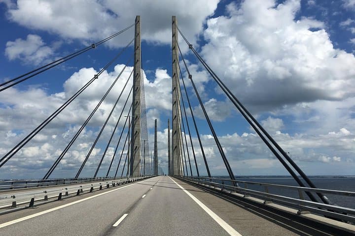 Malmo Private Transfer from Central Malmo to Malmo Airport