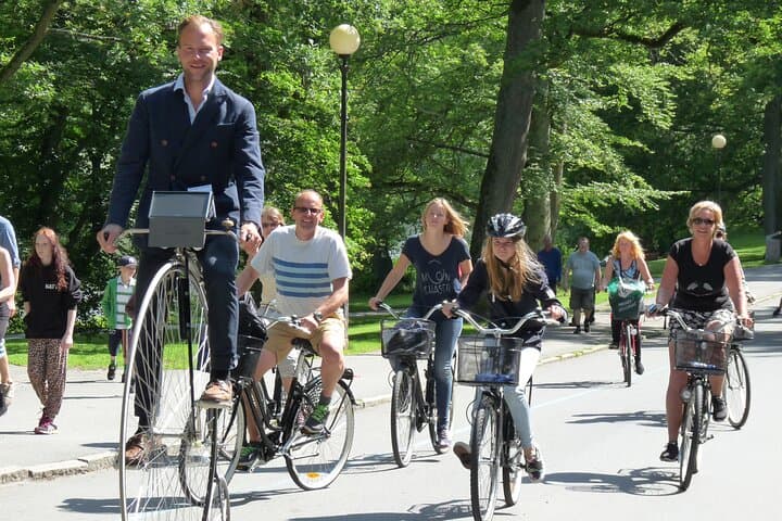Led by a charismatic guide riding a legendary penny-farthing bike, our tours promise a unique and memorable adventure through Gothenburg. This iconic high-wheeler adds a dash of charm.