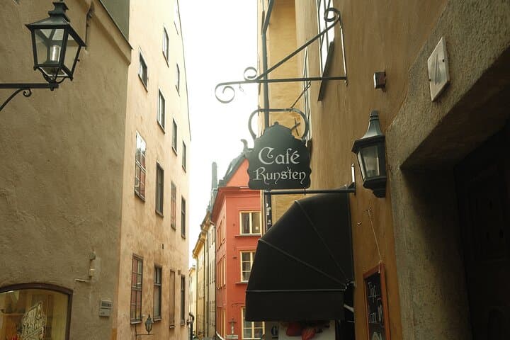 Old Town Self-Guided Tour with interactive challenges