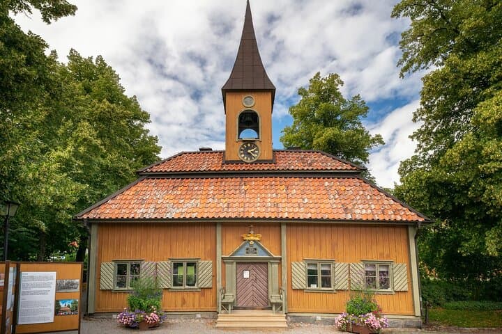 Private Romantic Walking Tour in Sigtuna with Mariakyrkan