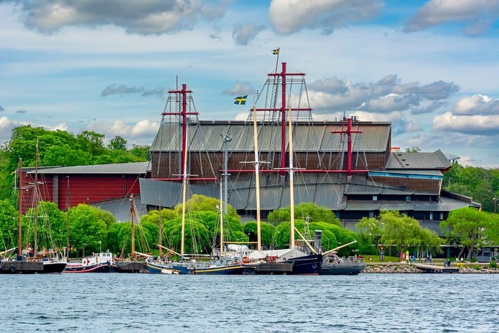 Eco Bike Tour of Stockholm Old Town, Djurgarden, Nature