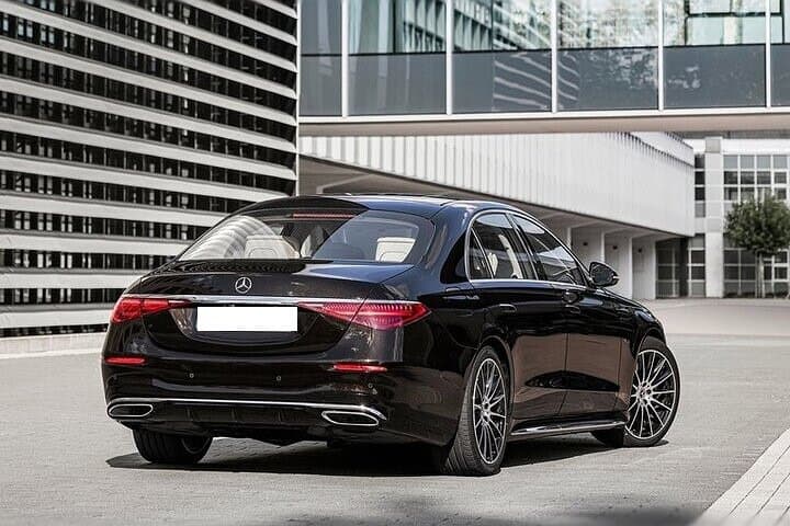 Stockholm Departure Private Transfer to Arlanda ARN Airport by Business Car