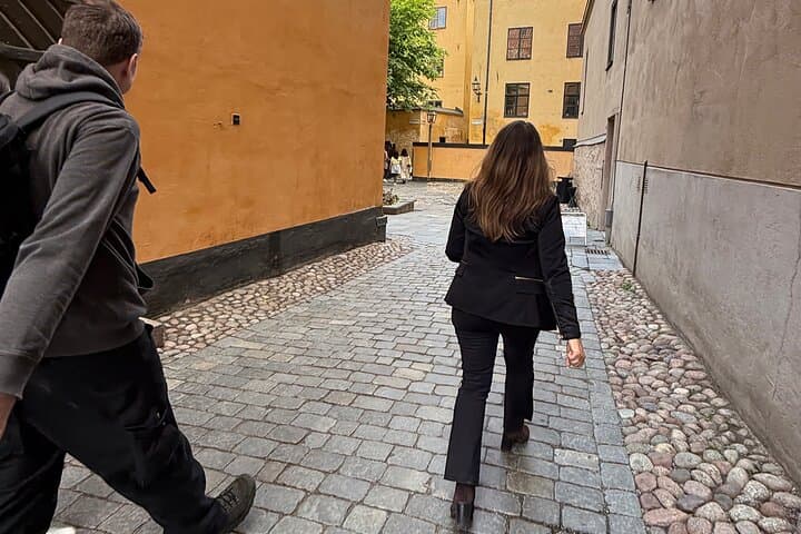 Our experienced guide Tina leads the way to Sweden’s smallest public sculpture and the site of the city’s first private power station.