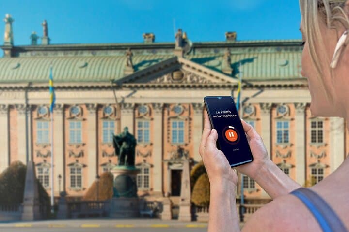 Free visit to Stockholm: In front of the Royal Palace (Kungliga Slottet) in the heart of Gamla Stan.