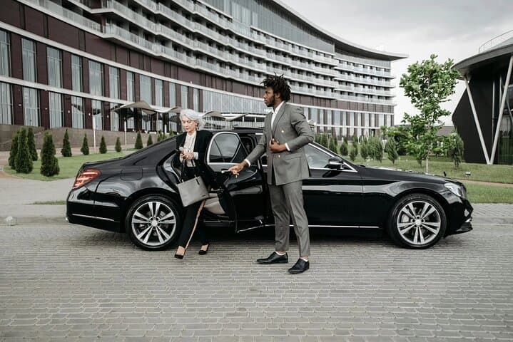 Private Transfer From Gothenburg Hotel to Gothenburg Landvetter Airport - Emo Tours Sweden
