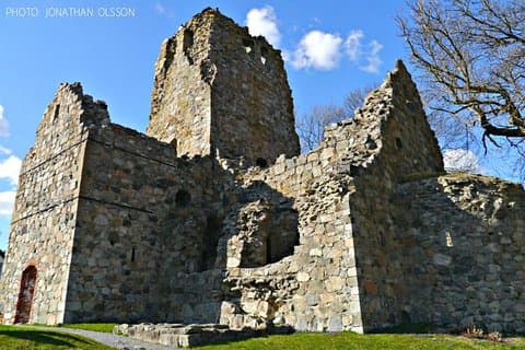 Church ruin from the late Viking age