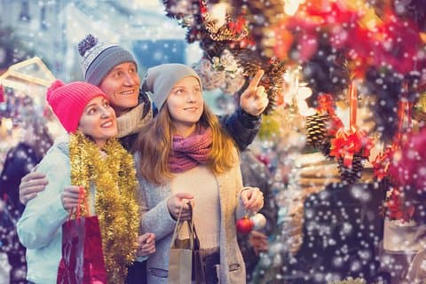Private Christmas Walking Tour in Kiruna with Historic Church
