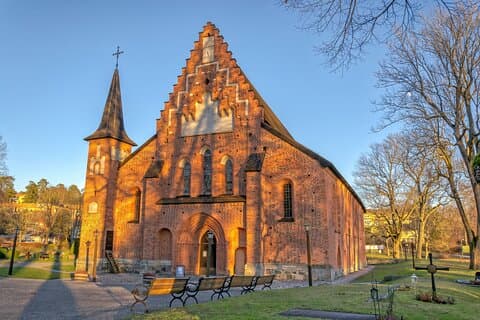 Private Walking Tour of Sigtuna with Town Hall and Museum