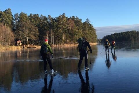 Stockholm Nordic Ice Skating with Campfire Lunch – Beginners