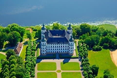 Guided Tour in Skokloster Castle and Sigtuna