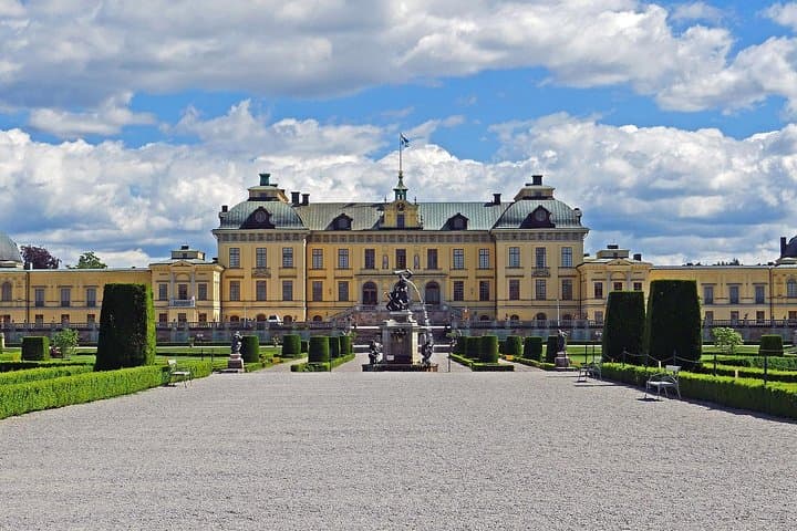 Explore Stockholm: Historic Squares, Landmarks & Gamla Stan Charm