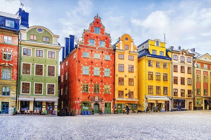Private VIP Stockholm City Tour – Car, Guide, Snacks & Water Incl