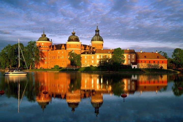 Monarchs Legacy: Gripsholm Castle Citadel & Drottningholm Palace*