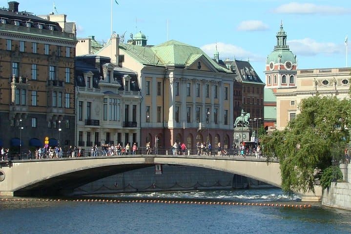 Riksbron and Norrström