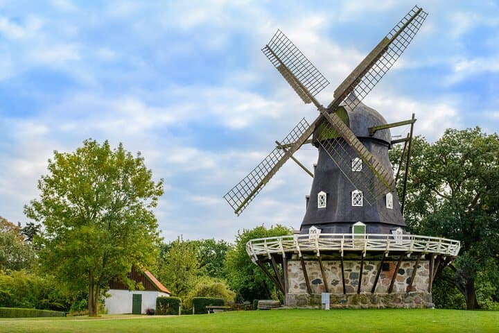 Malmö Full Day Private Trip, Sightseeing Tour & Lunch Option
