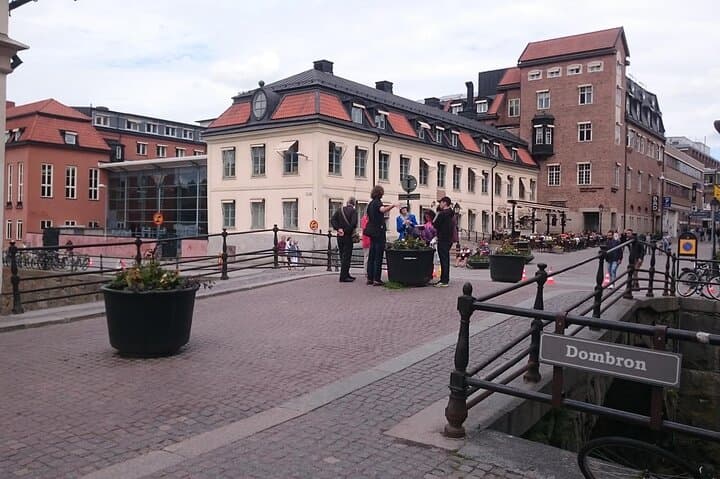 Uppsala's biggest attractions - 1h city walk in Uppsala city.