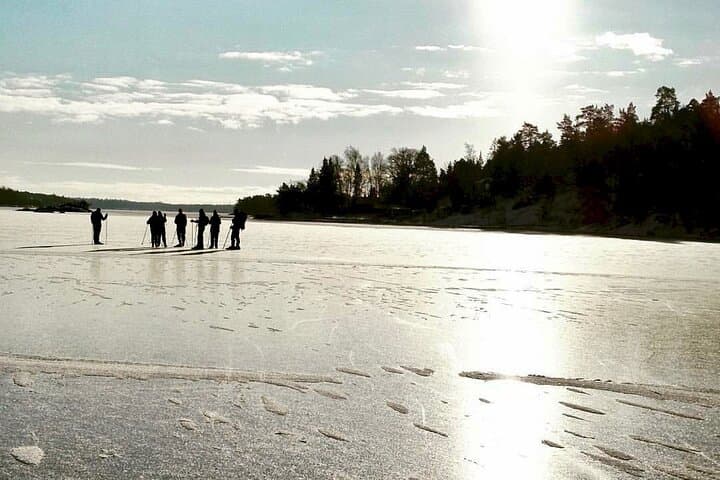 Stockholm Nordic Ice Skating with Campfire Lunch – Beginners