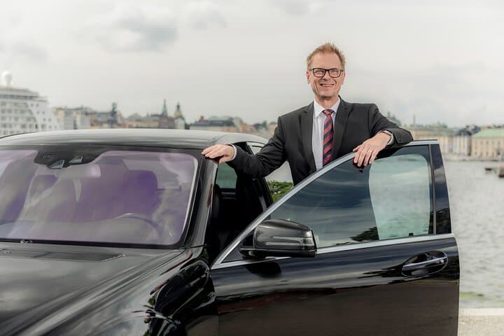 First Class Airport Limousine Transfer: Arlanda Airport to Stockholm City