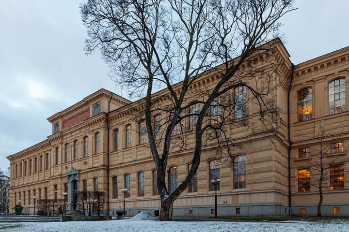Private Walking Tour in Stockholm New Town Landmarks