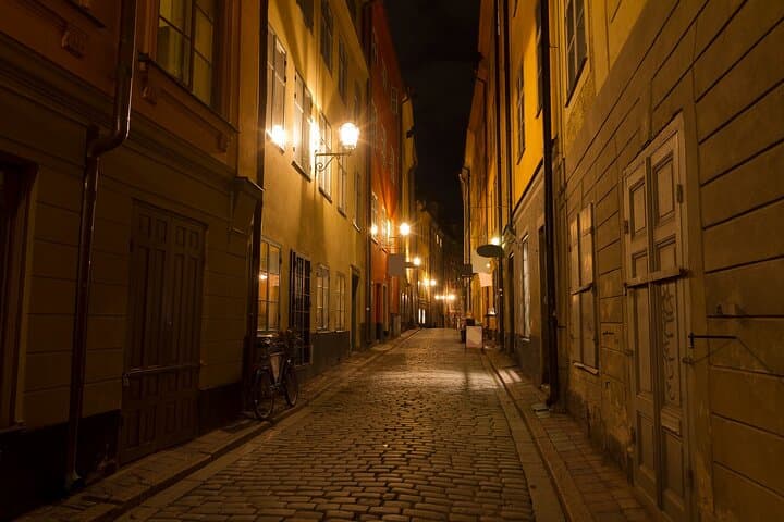 Private Ghost Stories Walking Tour in Stockholm Old Town