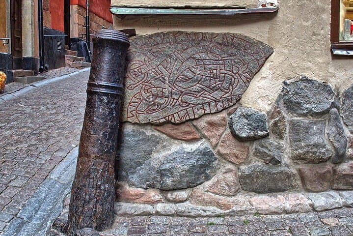 Stockholm Self-Guided City Walking Tour & Scavenger Hunt