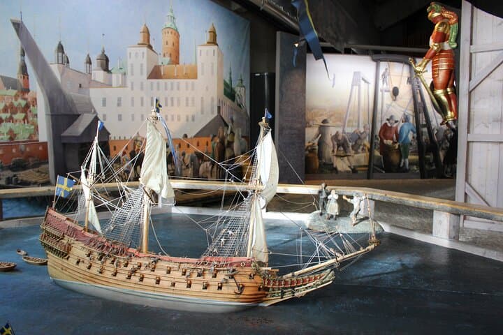 City Hall, Old Town & Vasa Museum - all-in-1 guided experience
