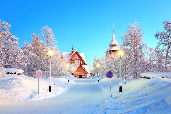 Private Romantic Walking Tour in Kiruna with Historic Church