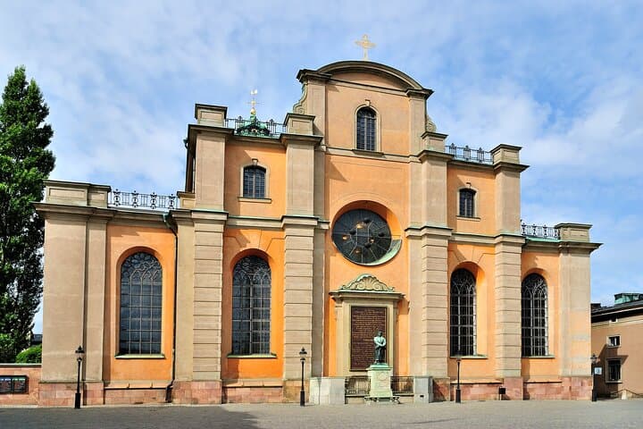 World War II Stockholm Old Town Walking Tour and Army Museum