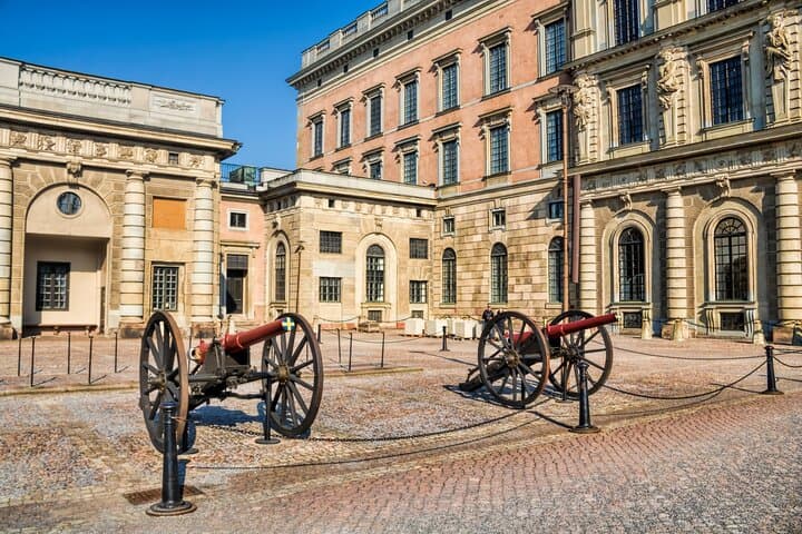 World War II Stockholm Old Town Walking Tour and Army Museum