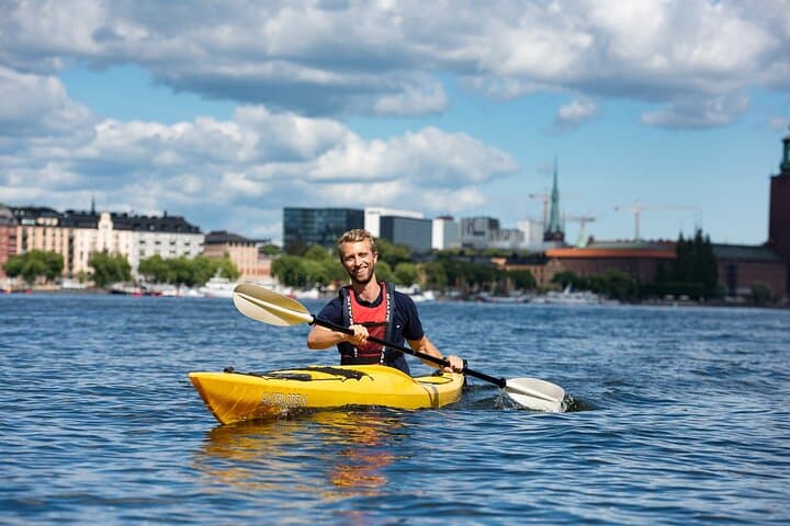 2 Hour Guided Kayak Trip in Central Stockholm