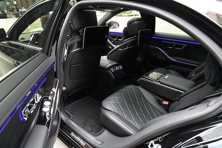 Airport Transfer: Stockholm to Airport ARN by Luxury Car