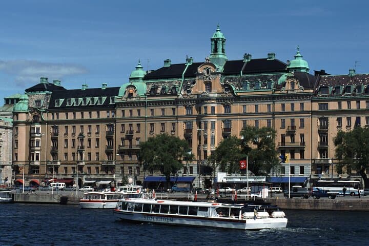 So many old beautiful buildings and boats...