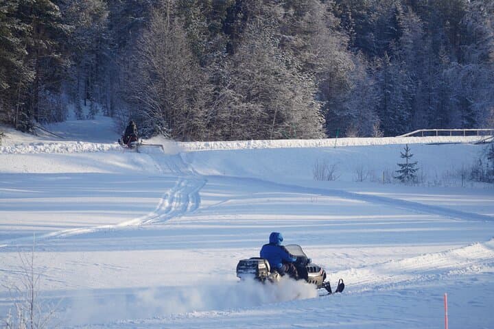 Snowmobile tour