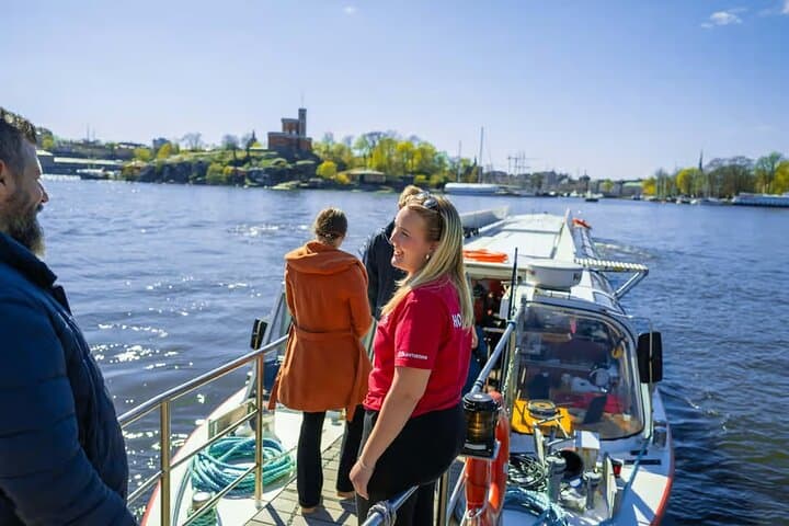 Stockholm Pizza Cruise - Explore Stockholm's Waterways