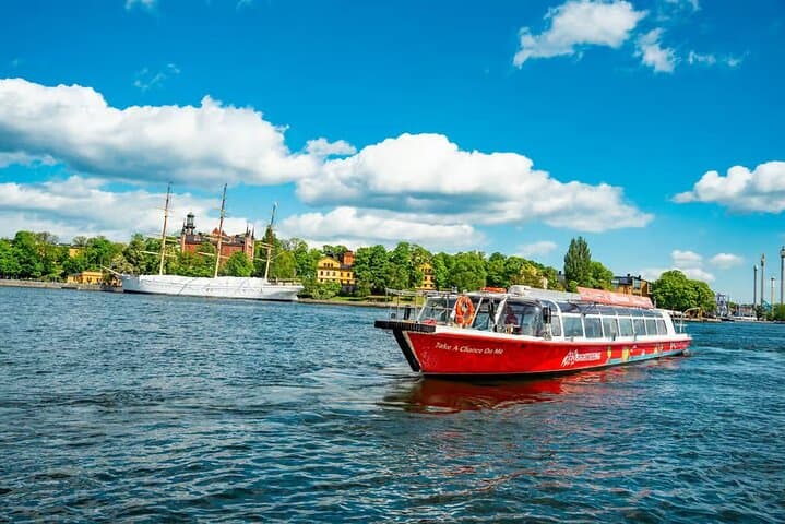 Stockholm Pizza Cruise - Explore Stockholm's Waterways