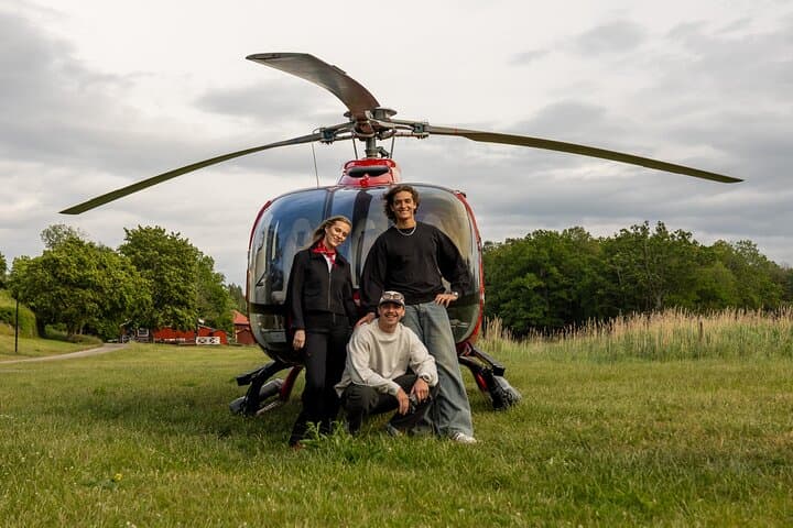 Time for a group picture in front of the helicopter
