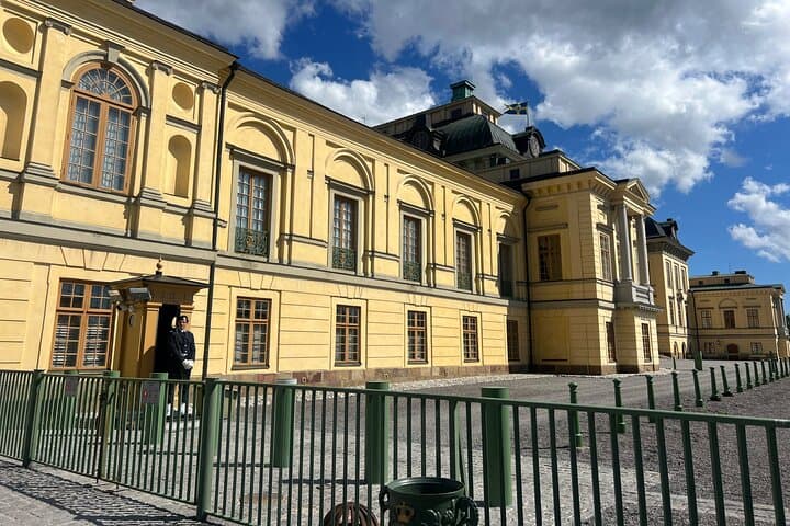 Private Guided Tour Drottningholm Palace by VIP car