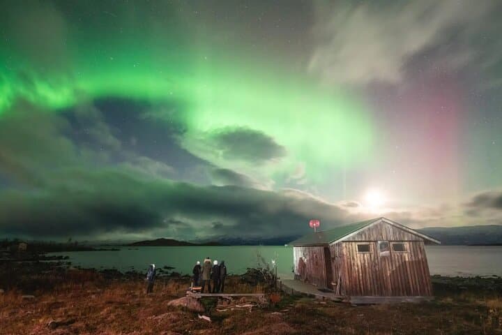 Aurora Car Chasing Tour with Photographer
