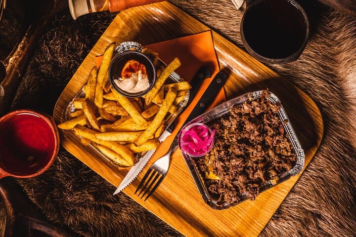 Kiruna: Aurora Chase with Street Food Dinner & Nature Guides