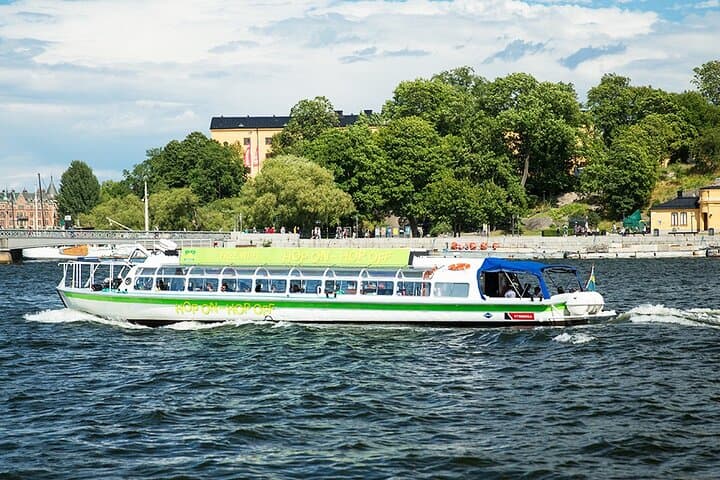 Hop-On Hop-Off Bus and Boat Ticket in Stockholm