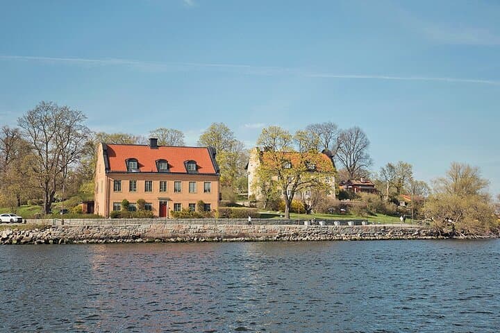 Stockholm Archipelago Highlights by Boat with Guide