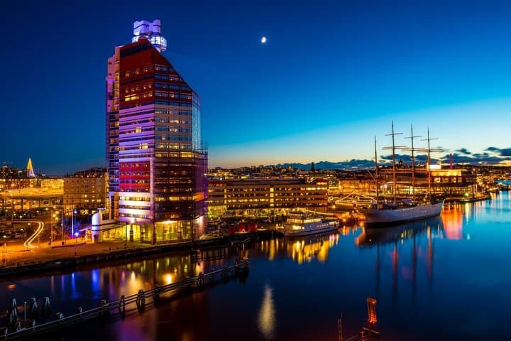 Private Shore Evening Cruise Tour on Göteborg’s Waterways