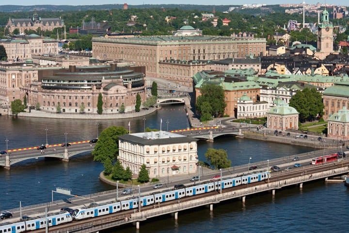 Private Shore Tour: Stockholm Guided Bike Discovery from Port