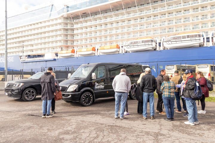 EXCLUSIVE Grand Walking Stockholm + FIKA with Local Guide****