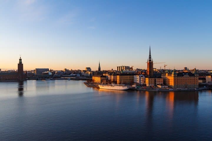 Stockholm Night Tour with Gamla Stan and City Hall
