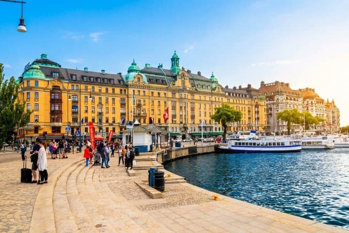 Stockholm: Royal Palace & Canal Cruise at Daytime or Sunset