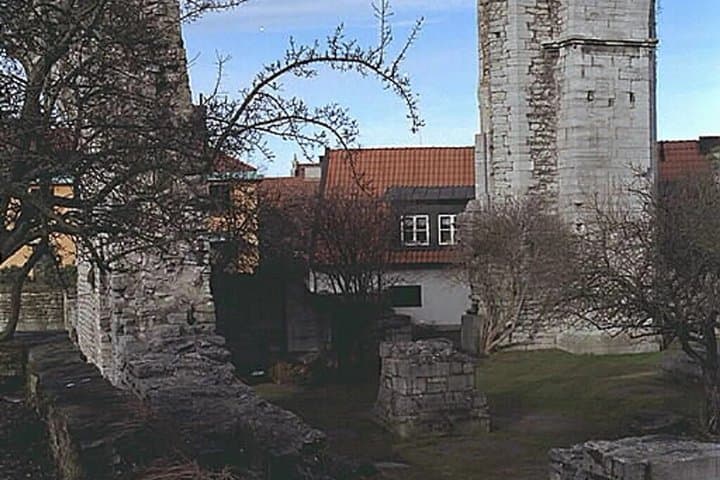 Visby Self Guided Walking Tour Essential Landmarks and Audio Quiz