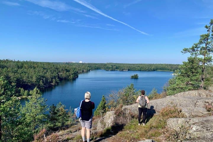 Stockholm: Nature Reserve Hiking Tour with Campfire Lunch