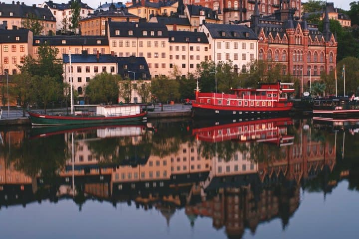 Stockholm Private Guided Walking Tour and Shared Boat Ride